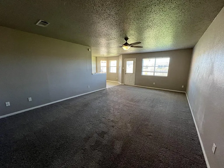4115 Mustang Dr — Photo 4