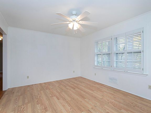 5th image of 106 E Merlin Dr