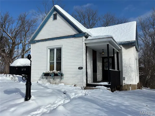212 Division St, Hannibal, MO 63401