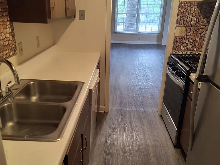 2890 Carriage Dr #F — Photo 4