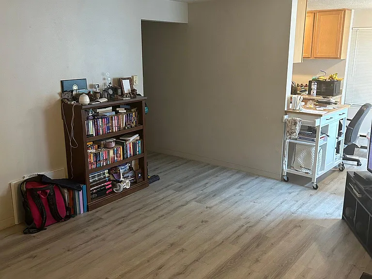 5410 Ivanhoe Pl NE #5 — Photo 3