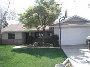 2193 W Cricklewood Ct, Porterville, CA 93257