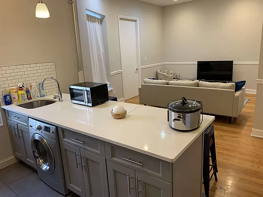 Rented by Mdays Realty | media 30