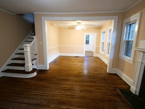 3rd image of 1110 E Worthington Ave