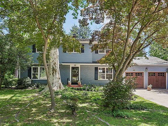 2nd image of 2886 Princeton Pike