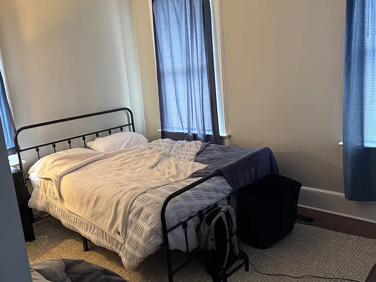 2408 Devine St #B — Photo 11