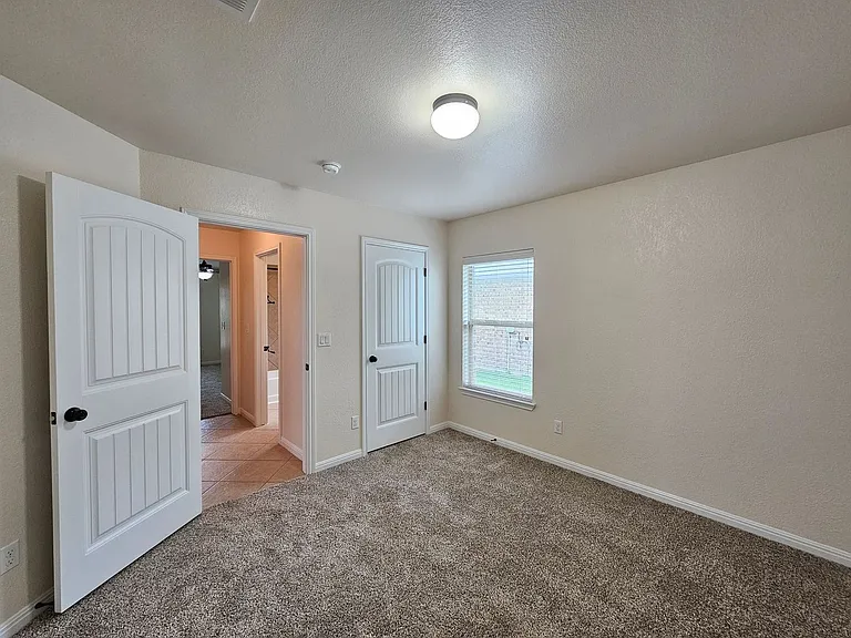 304 W Libra Dr — Photo 16