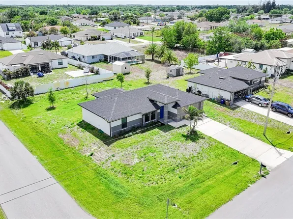 2601 43rd St SW, Lehigh Acres, FL 33976