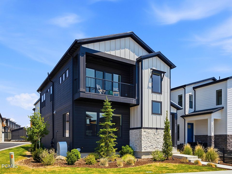 1st image of 1217 E Gambel Oak Way
