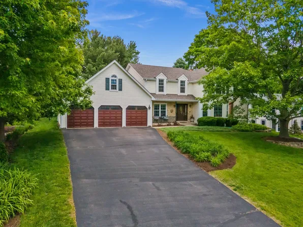 5N647 Forest Glen Ln, St Charles, IL 60175