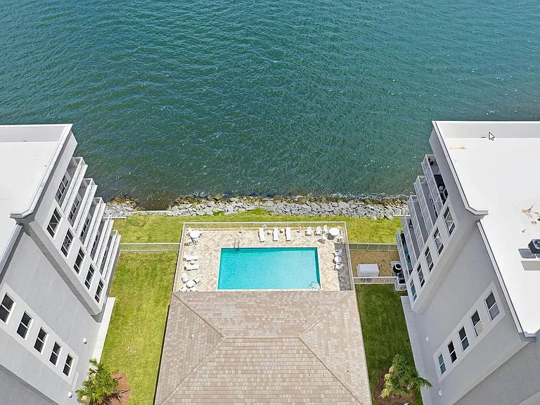 1805 Riverside Dr — Photo 34