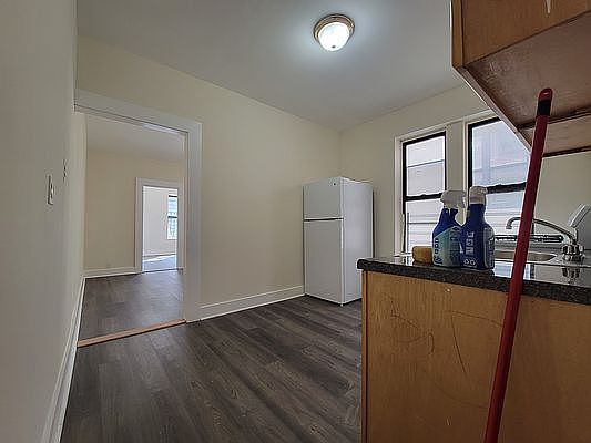 4th image of 1042 45th St #1