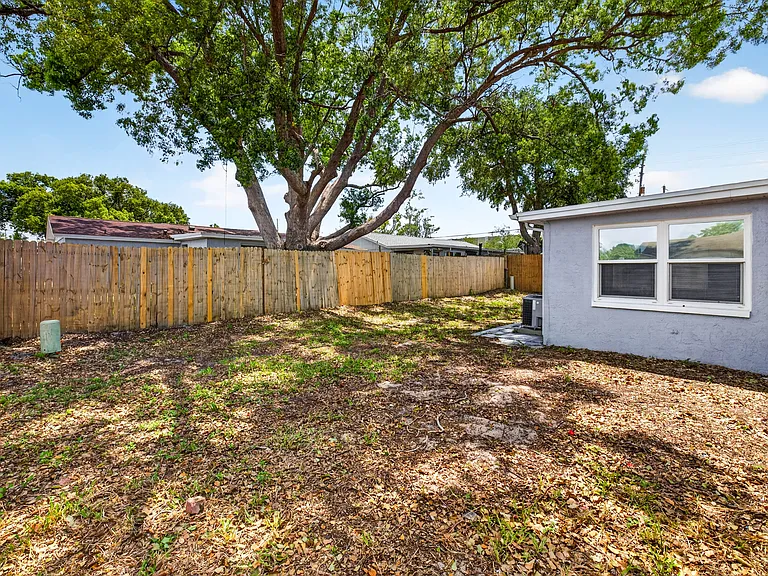 6012 Redwood Dr — Photo 16
