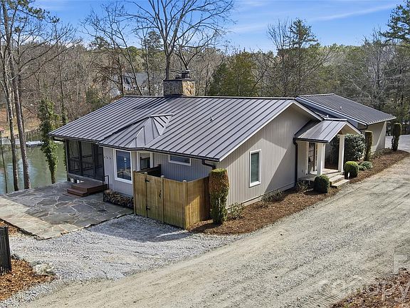 5th image of 2295 Sussex Rd