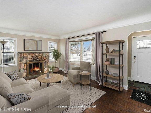 2nd image of 315 Clark Rd