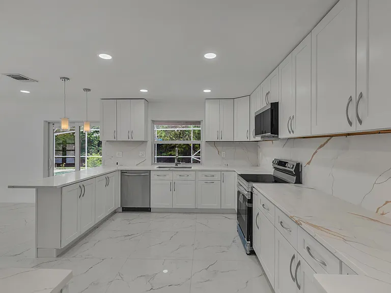 21452 Woodchuck Ln — Photo 29