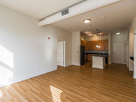 5th image of 220 Cedar St APT 304