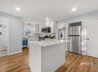 634 Newhall St, Hamden, CT 06517