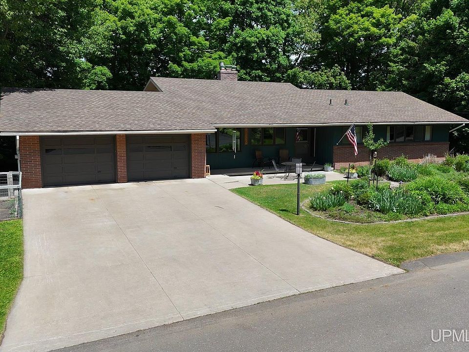 1st image of 1116 7th Ave