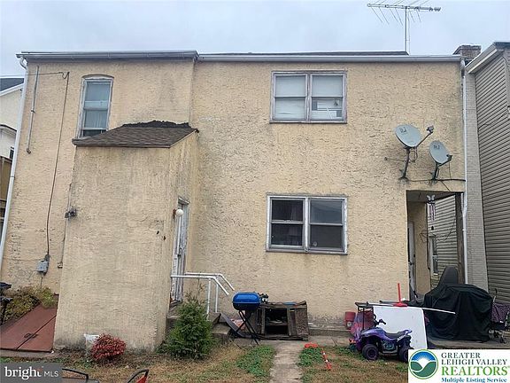 3rd image of 238 Main St