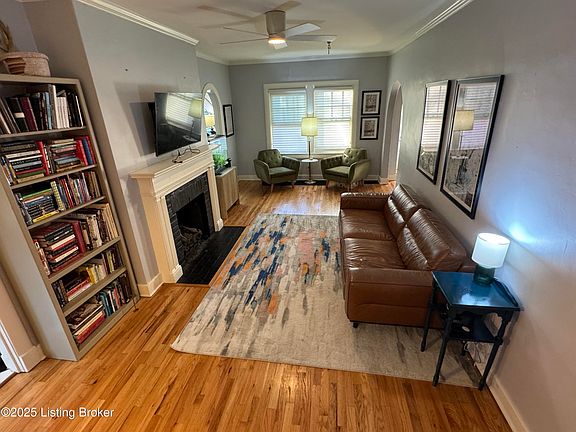 5th image of 2302 Woodford Pl