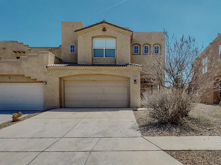 6512 Los Pueblos Pl NW — Photo 1