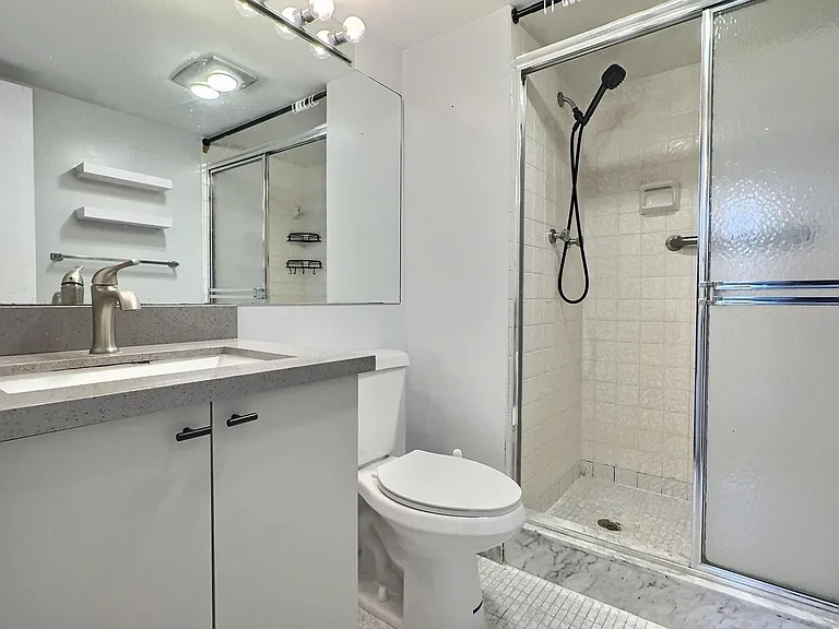 400 S Hollybrook Dr #202 — Photo 6