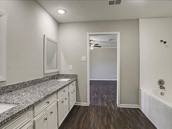 5th image of 10733 Sandpiper Dr