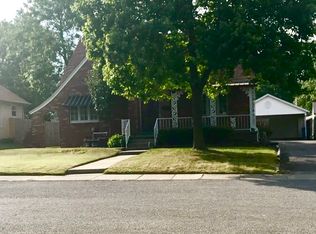 628 Oak St, Carmi, IL 62821