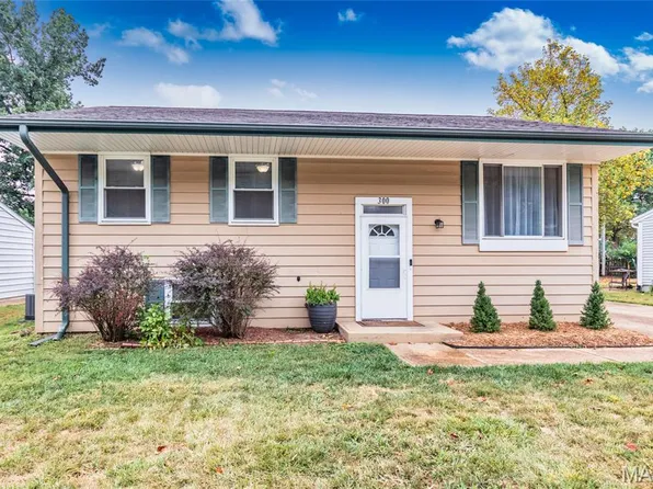 300 Imperial Ln, Fenton, MO 63026
