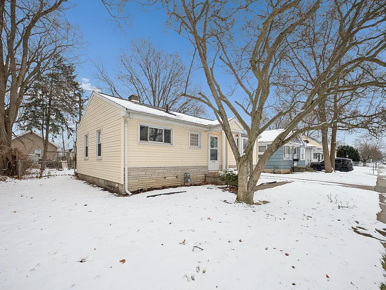 4438 Packard Rd — Photo 3