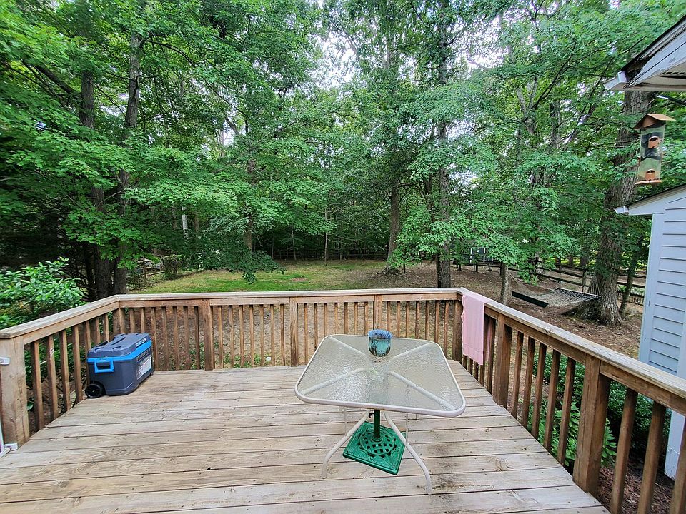 2nd image of 1825 Atterbury Ln