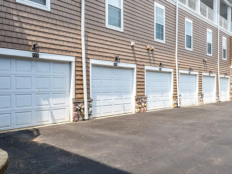 The Docks Apartments and Townhomes — Photo 27