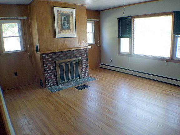 4th image of 21 Tibbetts St