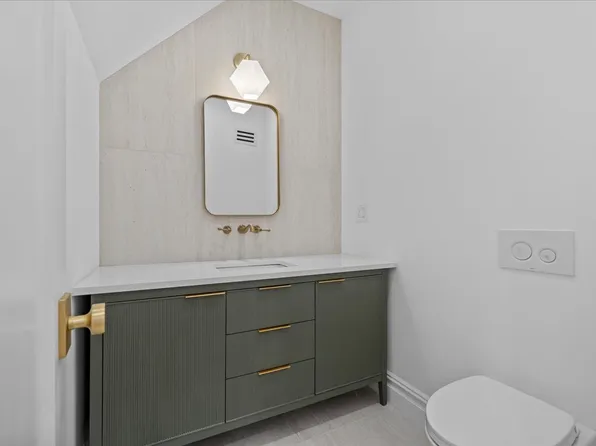 2729 Bedford Avenue image 13 of 33