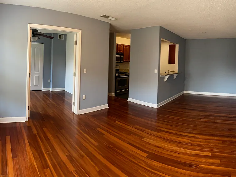 2047 Dixie Belle Dr #H — Photo 2