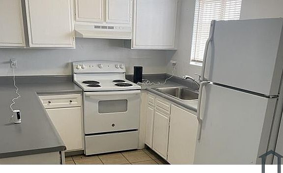 3rd image of 840 King Richard Ave APT 27