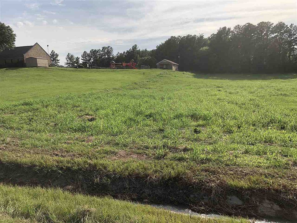 2nd image of E End Blvd N