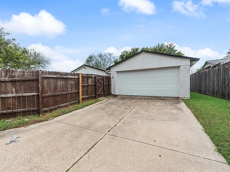 4924 Wagner Dr — Photo 27