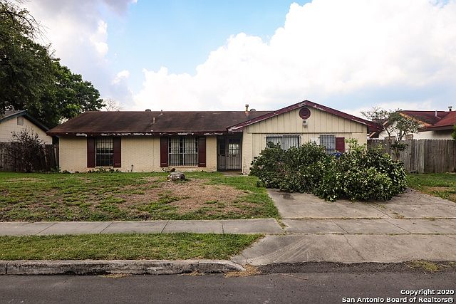1st image of 250 Meadow Bend Dr