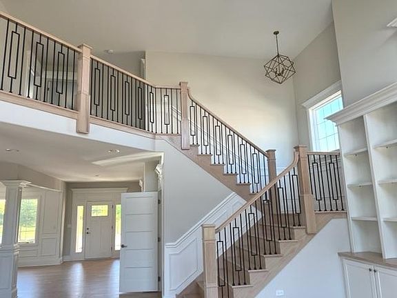 5th image of 22762 Stanford Dr