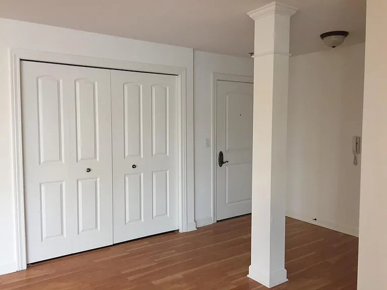 920 Marquette Ave #306 — Photo 11