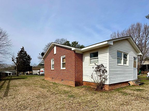 3rd image of 308 S Charleston St