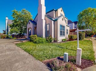 2332 Roburta Ln, Santa Rosa, CA 95403