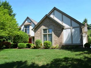 5550 Whitfield Dr, Troy, MI 48098