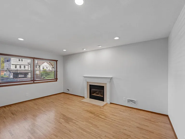 4237 Ottawa Ave S — Photo 5
