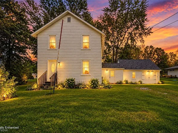 8646 Billings Rd, Kirtland, OH 44094
