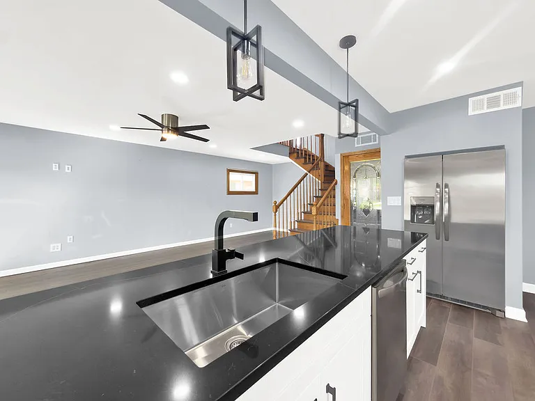 5845 S Sayre Ave — Photo 12