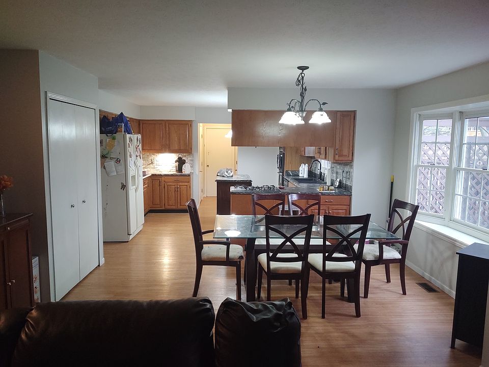 1st image of 1015 Brookpoint Dr