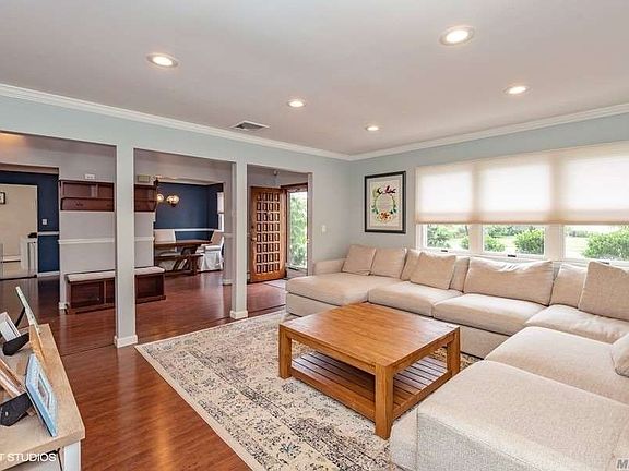 5th image of 4038 Darby Ln